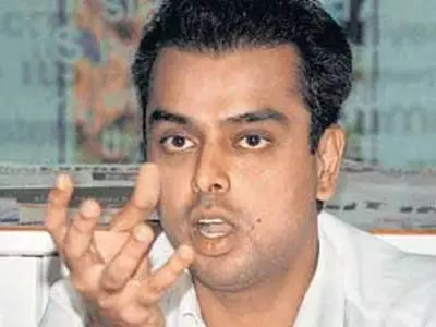 Milind Deora opposes ordinance on convicted lawmakers