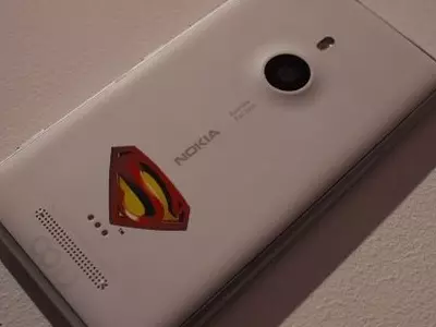 Nokia Lumia 925 Superman